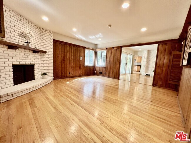 Building Photo - 1008 Westholme Ave