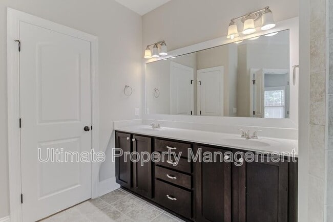 Building Photo - 1202 Matteo Dr