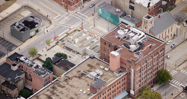 Aerial Photo - Capitol Suites at Fifth Avenue