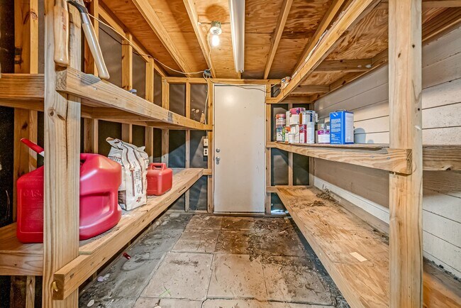 Building Photo - 16326 Heatherdale Dr