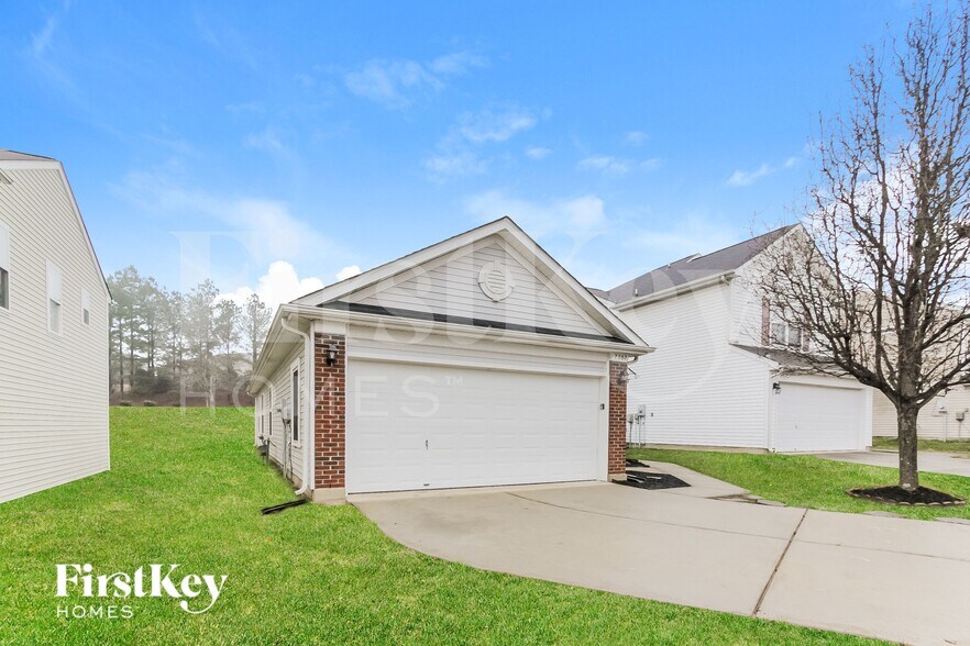 Building Photo - 7307 Woodbourne Ln