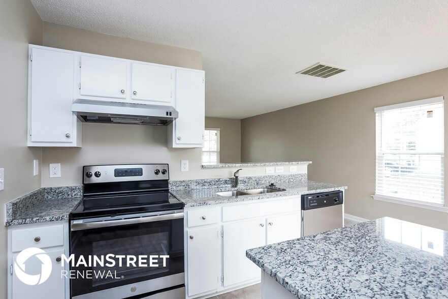 Building Photo - 2 Diamond Ct