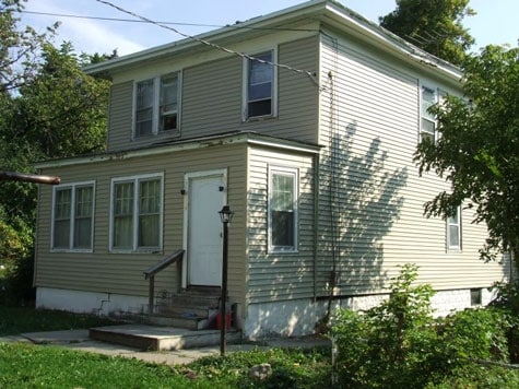 Building Photo - 414 Elm St