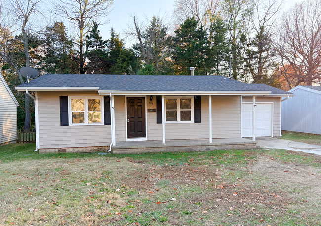 Primary Photo - Great house close to Mercy Hospital