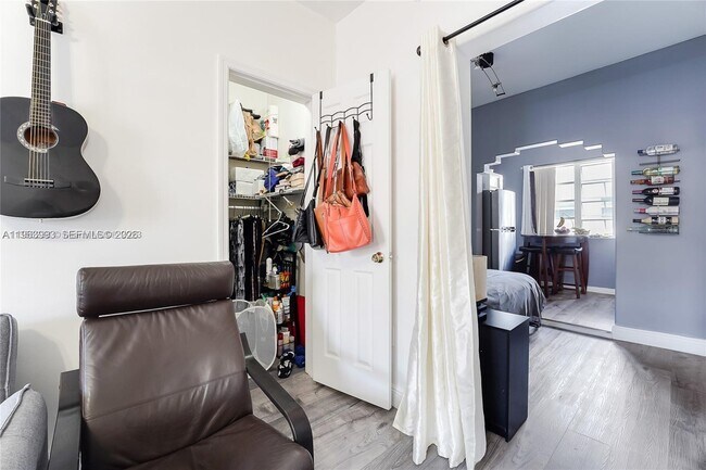 Building Photo - 1227 Euclid Ave