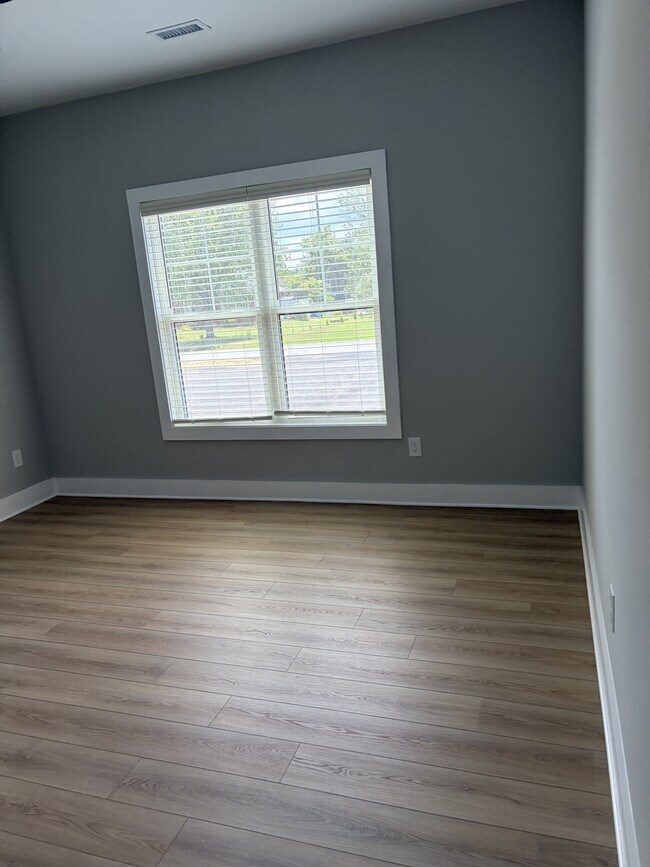 Building Photo - 77 Shelor Dr