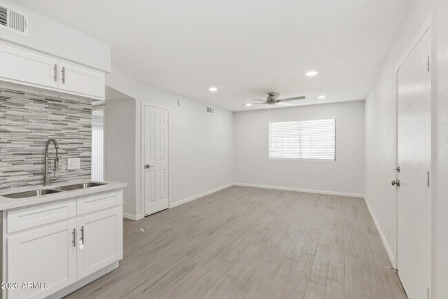 Building Photo - 45 N San Jose