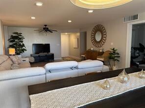 Building Photo - 1000 S Ocean Blvd