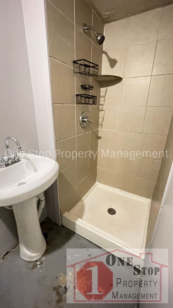 Building Photo - Beautifully 3 Bedroom, 2 Bath home in Rayt...