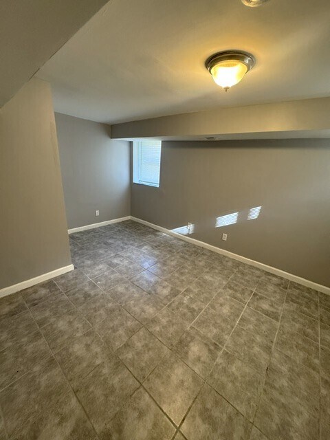 Building Photo - 2101 Chelsea Terrace