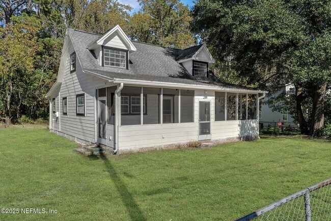 Building Photo - 2811 Myrtis Rd