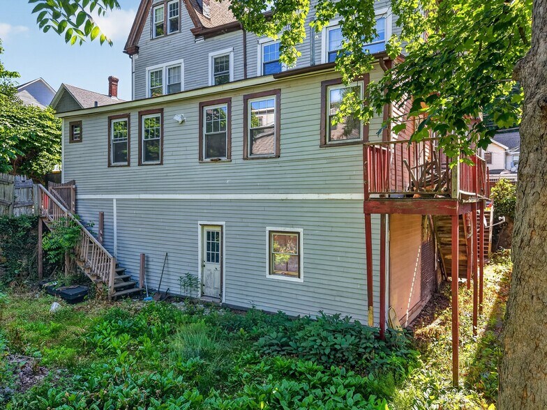 Building Photo - 195 Laurel Hill Ave