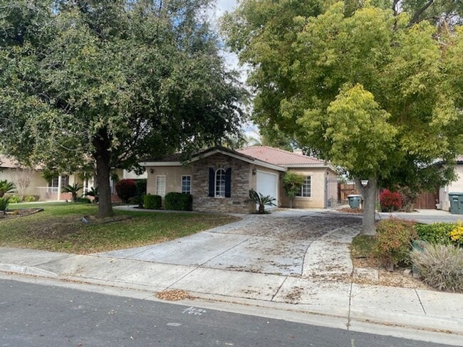 Primary Photo - HOUSE
