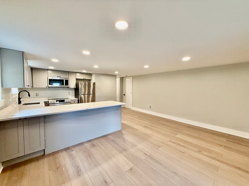 Building Photo - 17 Halsey Pl