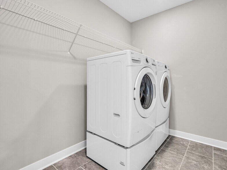 Building Photo - 8238 Bostic Dr