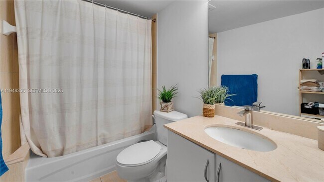 Building Photo - 1750 N Bayshore Dr