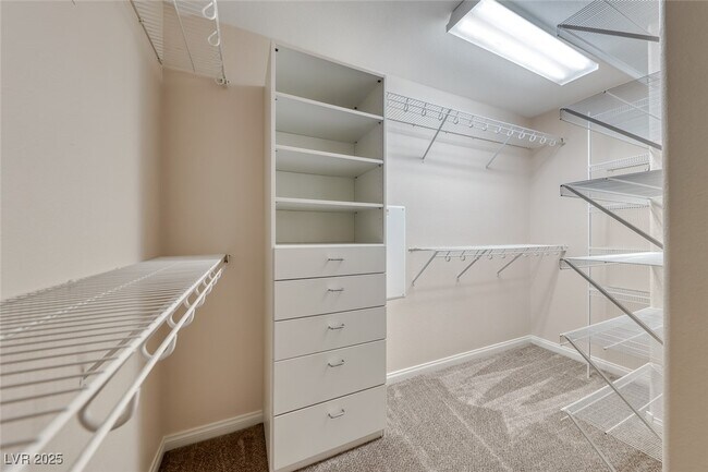 Building Photo - 708 Point Bluff St