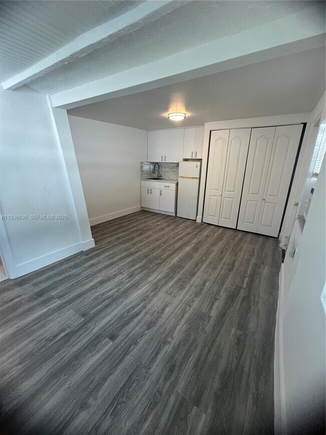 Building Photo - 1999 NW 2nd St