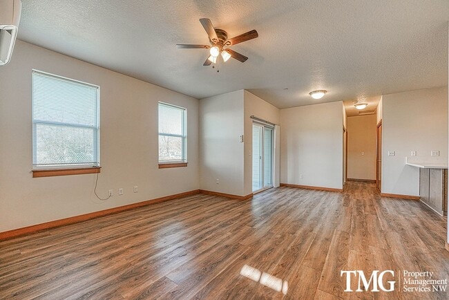 Building Photo - 3251 Lewis Ln