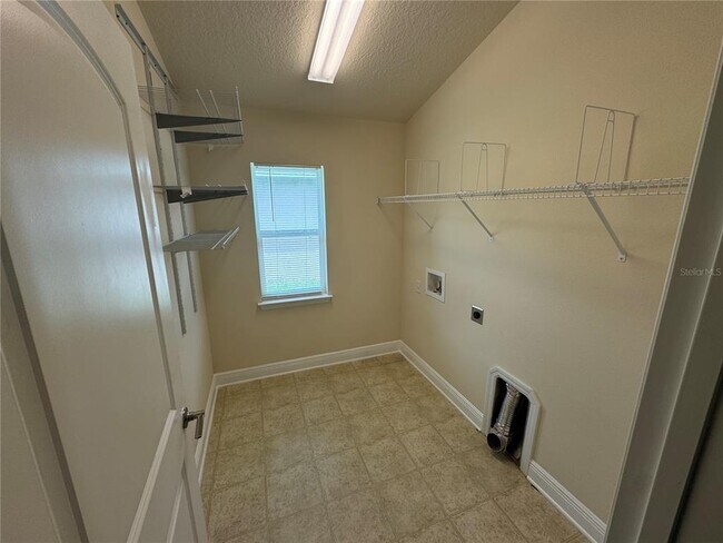 Building Photo - 33813 Emerald Pond Loop