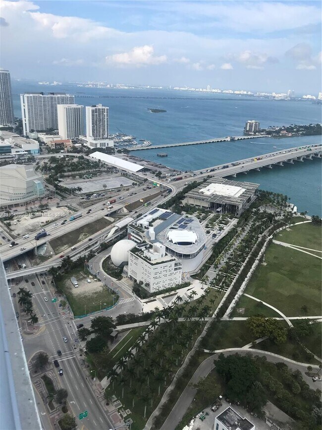 Building Photo - 900 Biscayne Blvd
