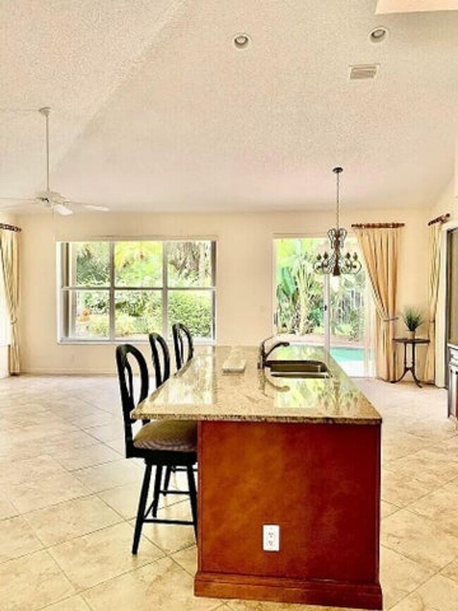 Building Photo - 9119 Baybury Ln