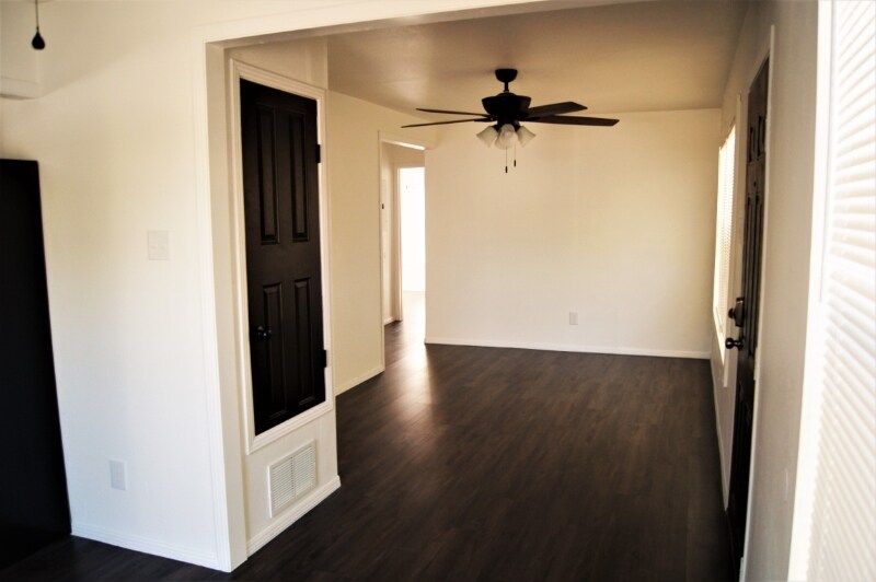 Building Photo - 1518 Huron St