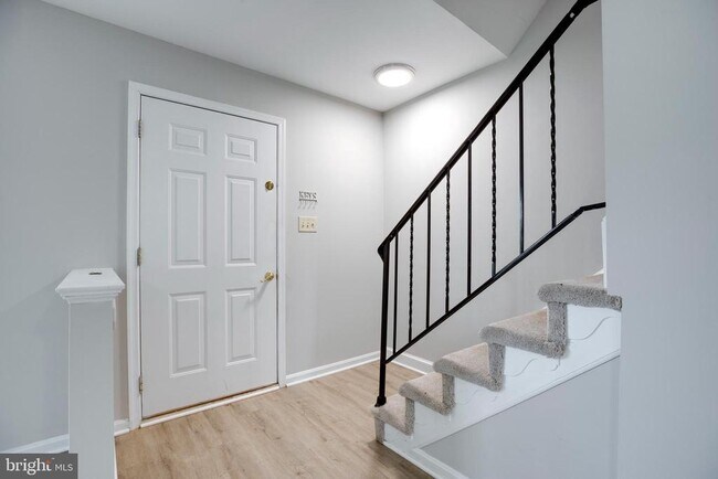 Building Photo - 322 Clay St