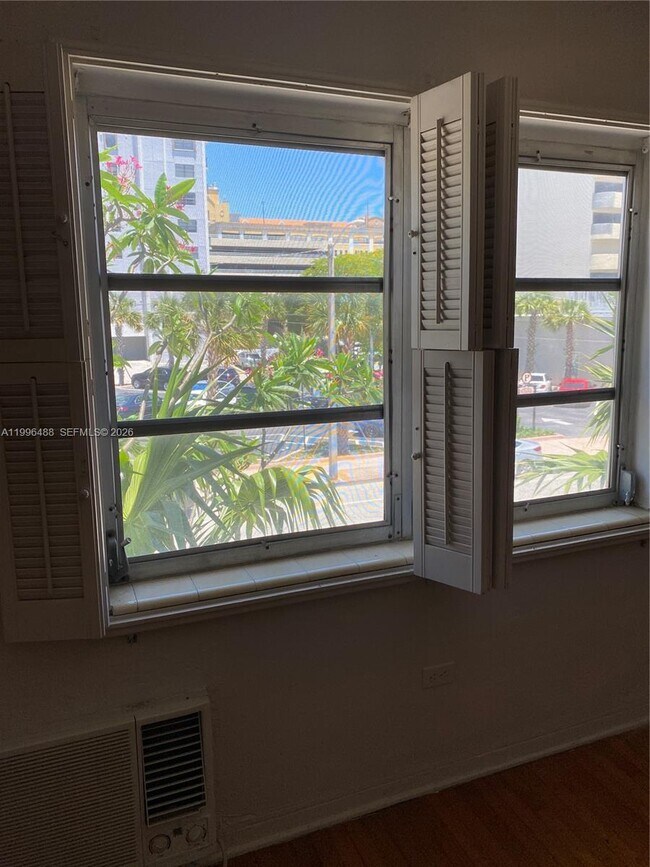 Building Photo - 40 Almeria Ave