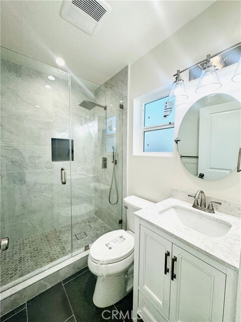 Building Photo - 9318 Encino Ave