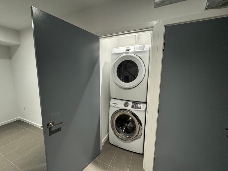 Building Photo - 1441 N 7th St