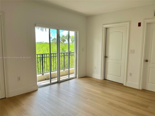 Building Photo - 120 Douglas Rd