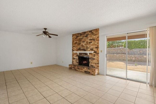 Building Photo - Beautiful brick home in the Vista Del Sol ...