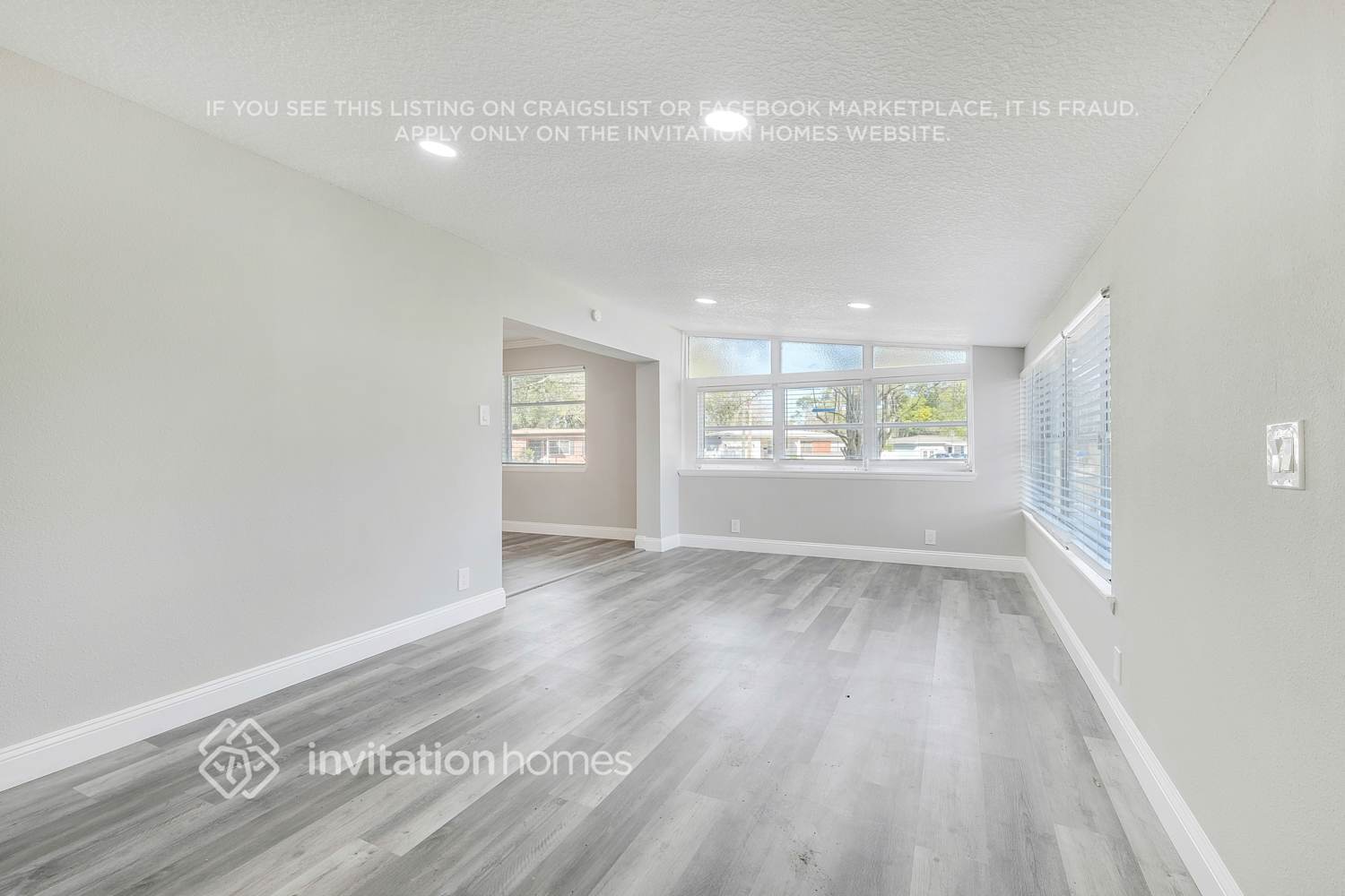 Building Photo - 6266 Shady Oak Dr