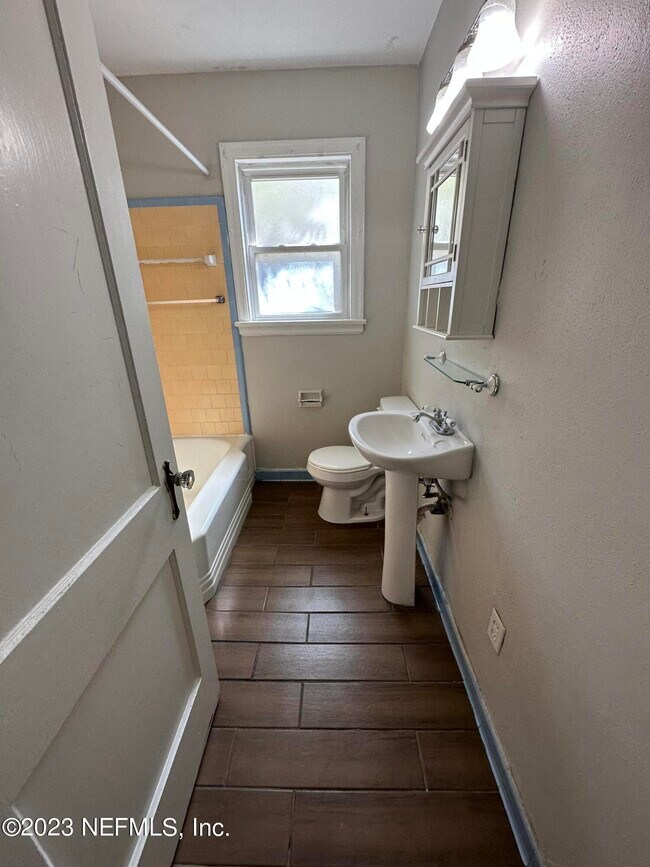 Building Photo - 1123 Brierfield Dr