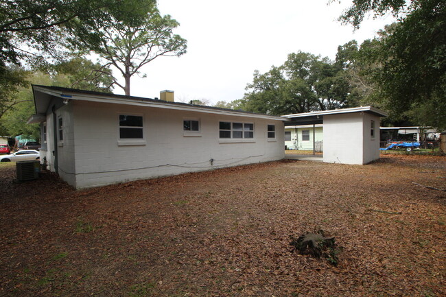 Building Photo - Updated 3-Bedroom Home with Carport & Outd...