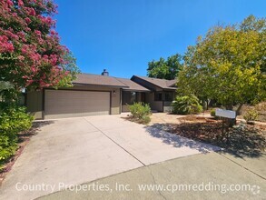 Building Photo - Stunning House with a Pool in West Redding...