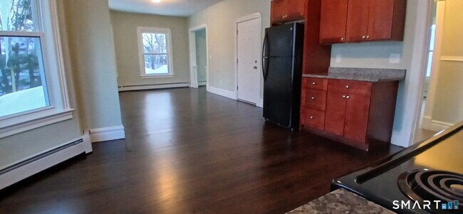 Building Photo - 23 Williams St