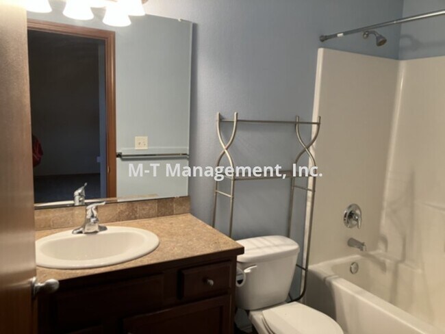 Building Photo - Millwood 3 br/2 bath house + 3 car garage,...