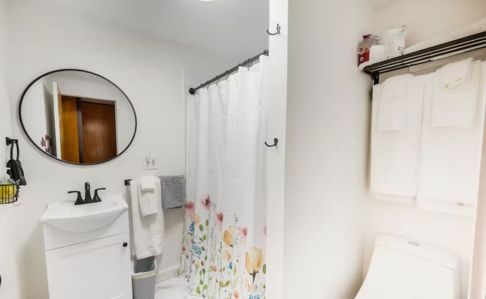 Shower - 1100 Rice Ln