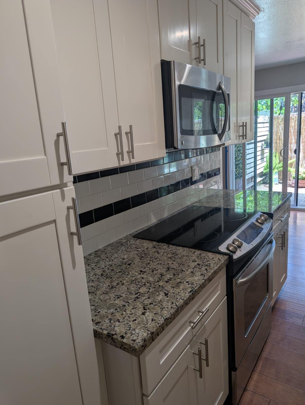 Building Photo - 280 Easy St