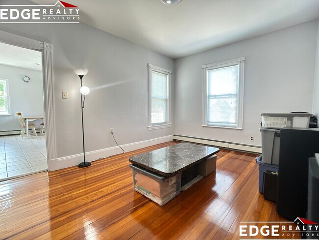 Building Photo - 283 Market St