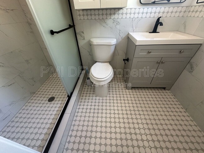 Building Photo - 3304 Mayhew Dr