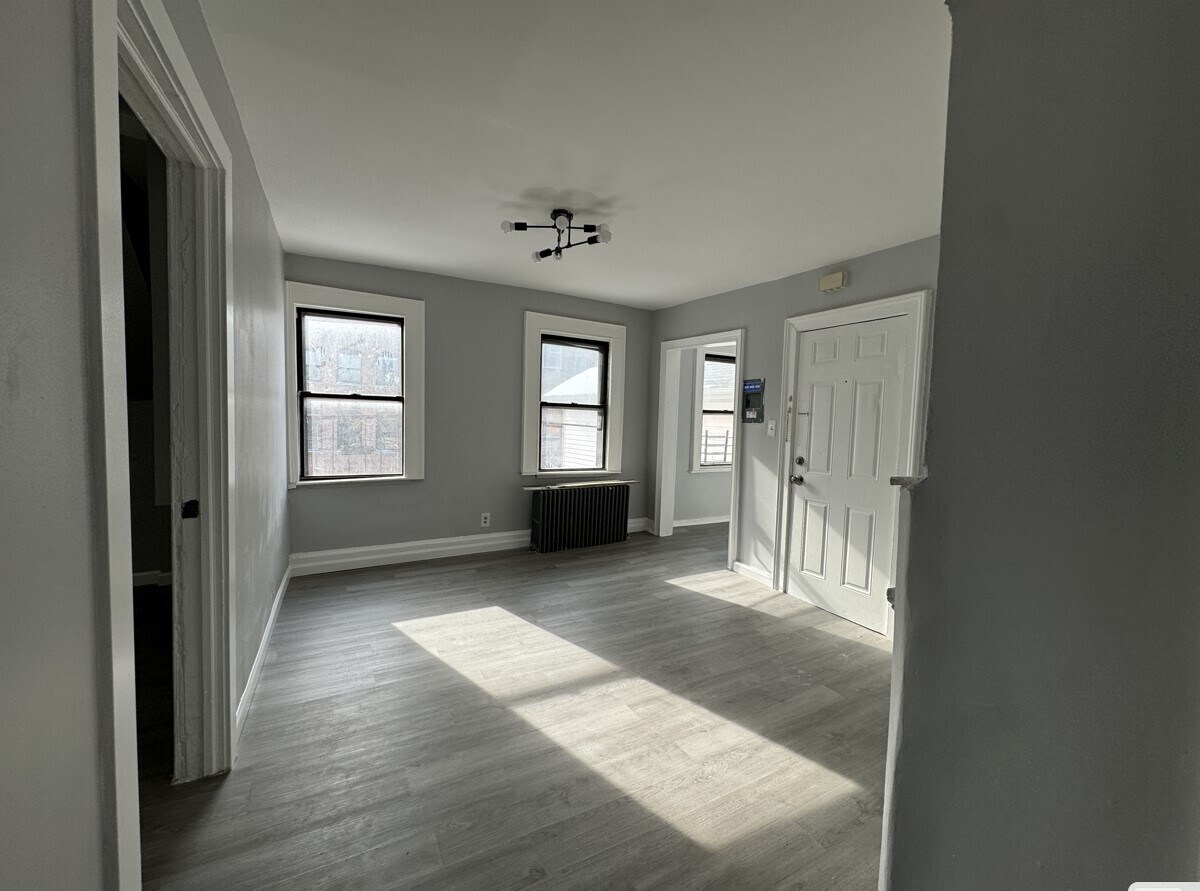 52 Harrison Ave 5 - 54 Harrison Ave