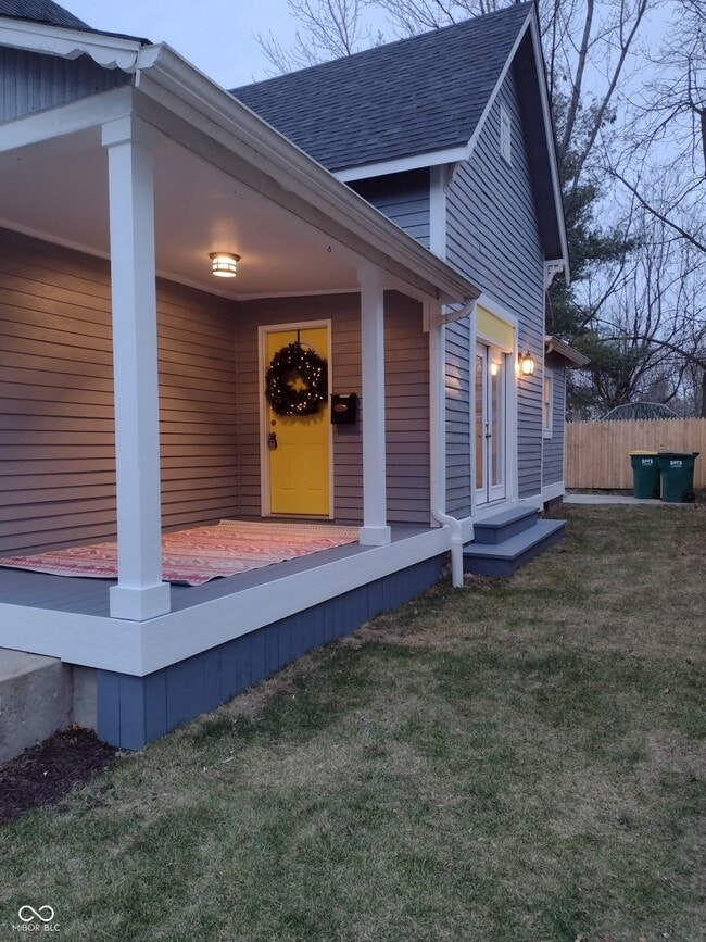 Building Photo - 449 Yandes St