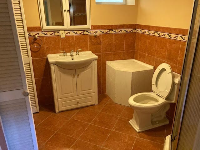 Building Photo - 67 E Hawthorne Ave