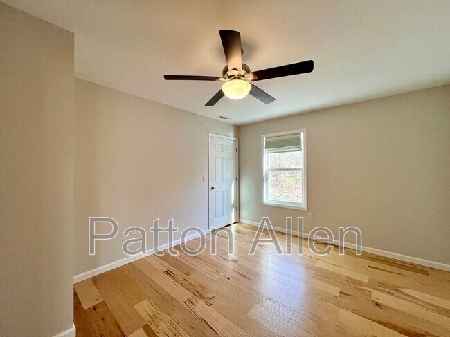 Building Photo - 305 Glenn Bridge Rd