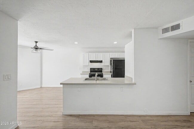Building Photo - 5236 W Peoria Ave