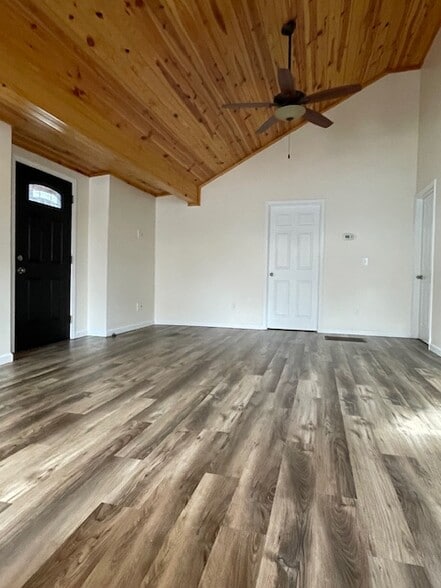 Building Photo - 194 Kennedy Ln