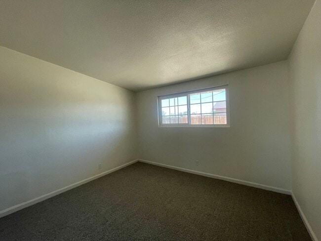 Building Photo - Modern Living in California City